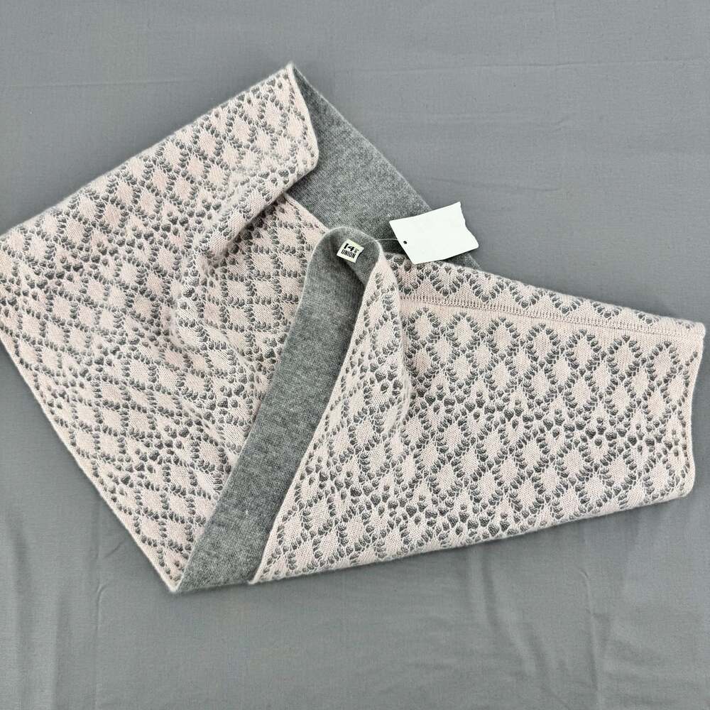 14th & Union 100% Cashmere Scarf with Geometric Pattern in Grey and Pink